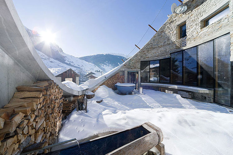 Haute-Today-Villa-Vals-Courtyard villa vals exterior outdoor terrace