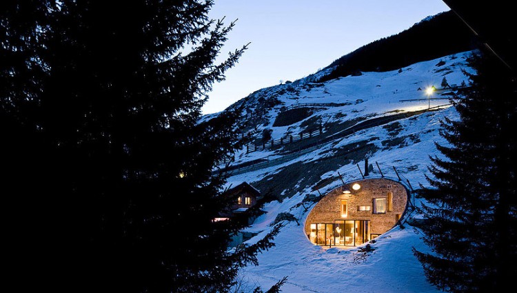 Haute-Today-Villa-Vals-Exterior1 villa vals exterior in the snow