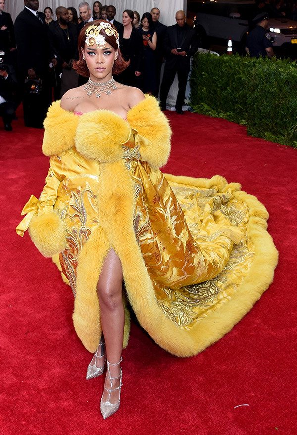 rihanna-met-gala-2015-21