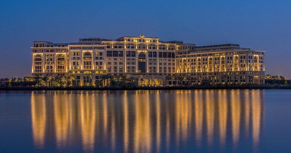 Palazzo Versace Dubai Exterior