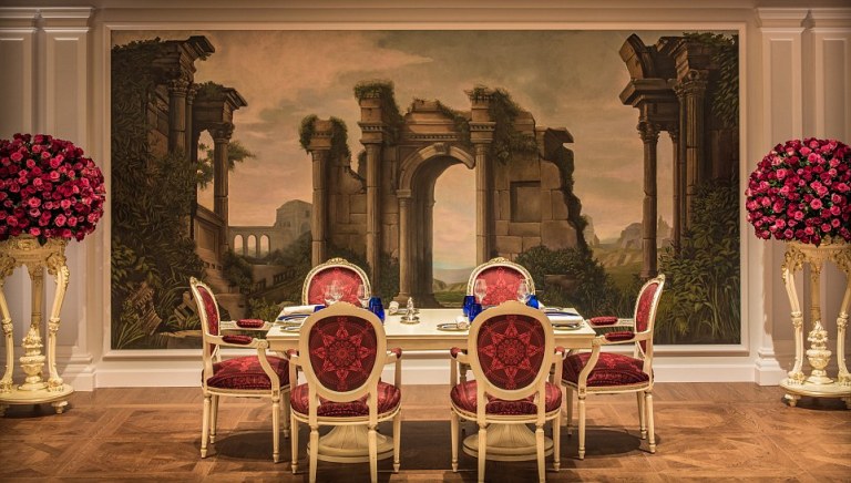 Haute-Today-Palazzo-Versace-Dubai-Meeting-Room