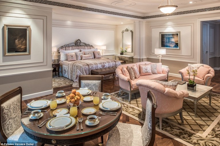 Haute-Today-Palazzo-Versace-Dubai-Suite-2