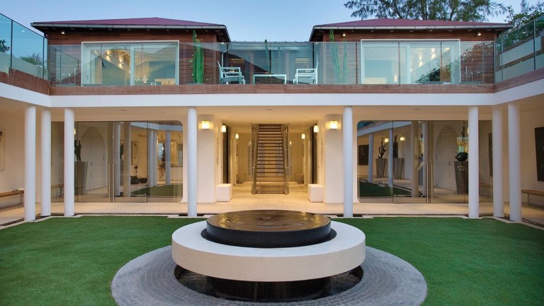 Eden-Roc-St-Barth-Villa-Rockstar-Outdoor-Area
