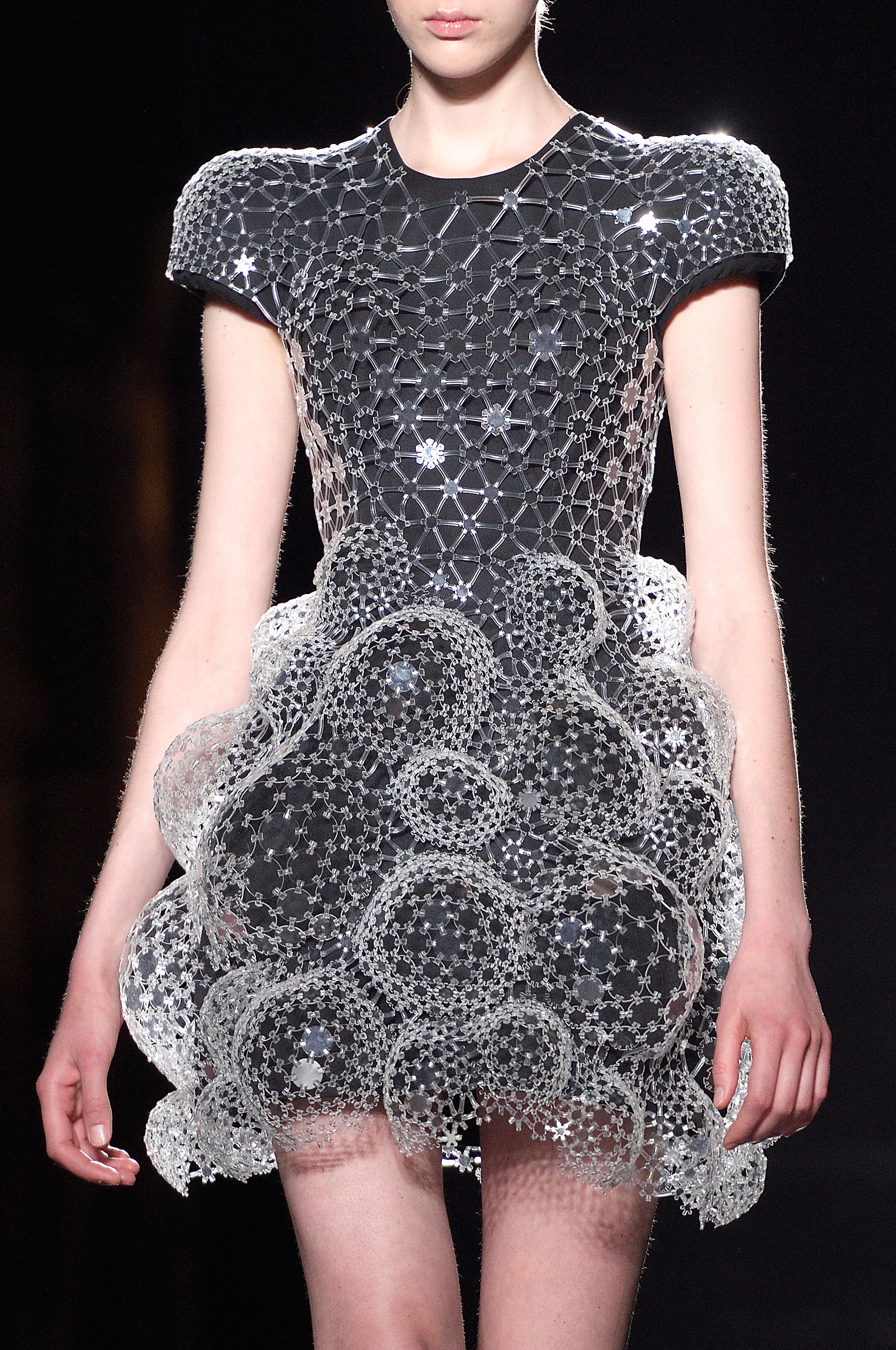 Haute-Today-Iris-Van-Herpen-AW16-1