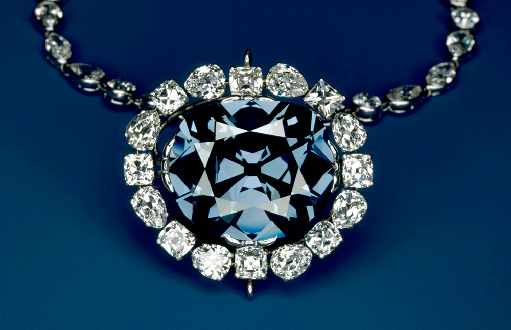 Amazing neckless featuring the world's most expensive and valuable Hope Diamond