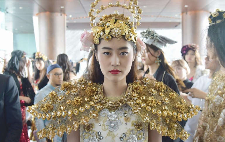 dg-hong-kong-model-jewellery-backstage