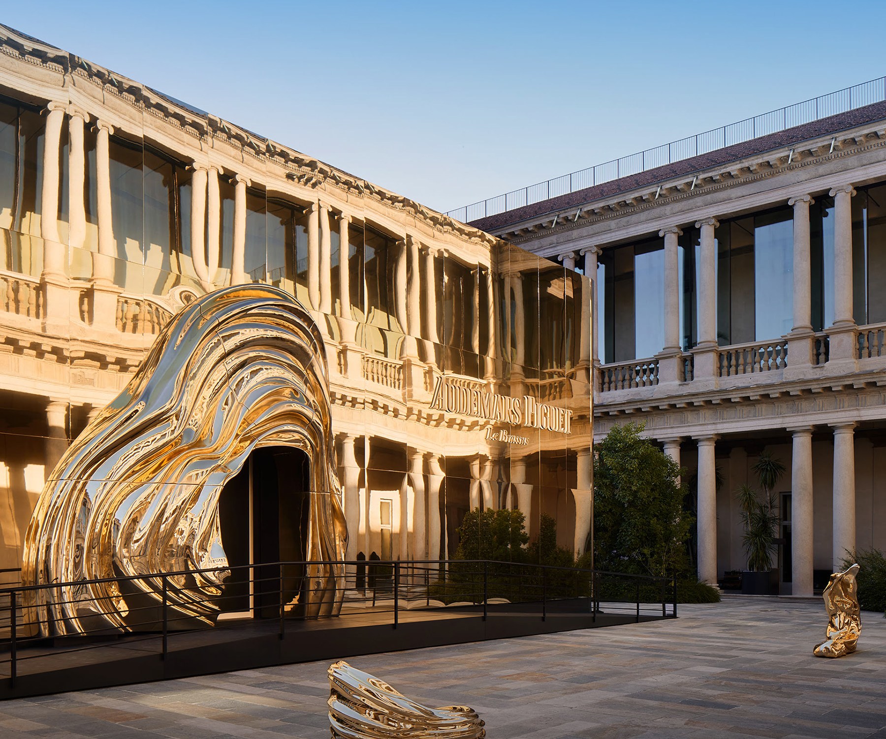 Haute-Today-Audemar-Piguet-Gold-Building-Exhibition-Milan
