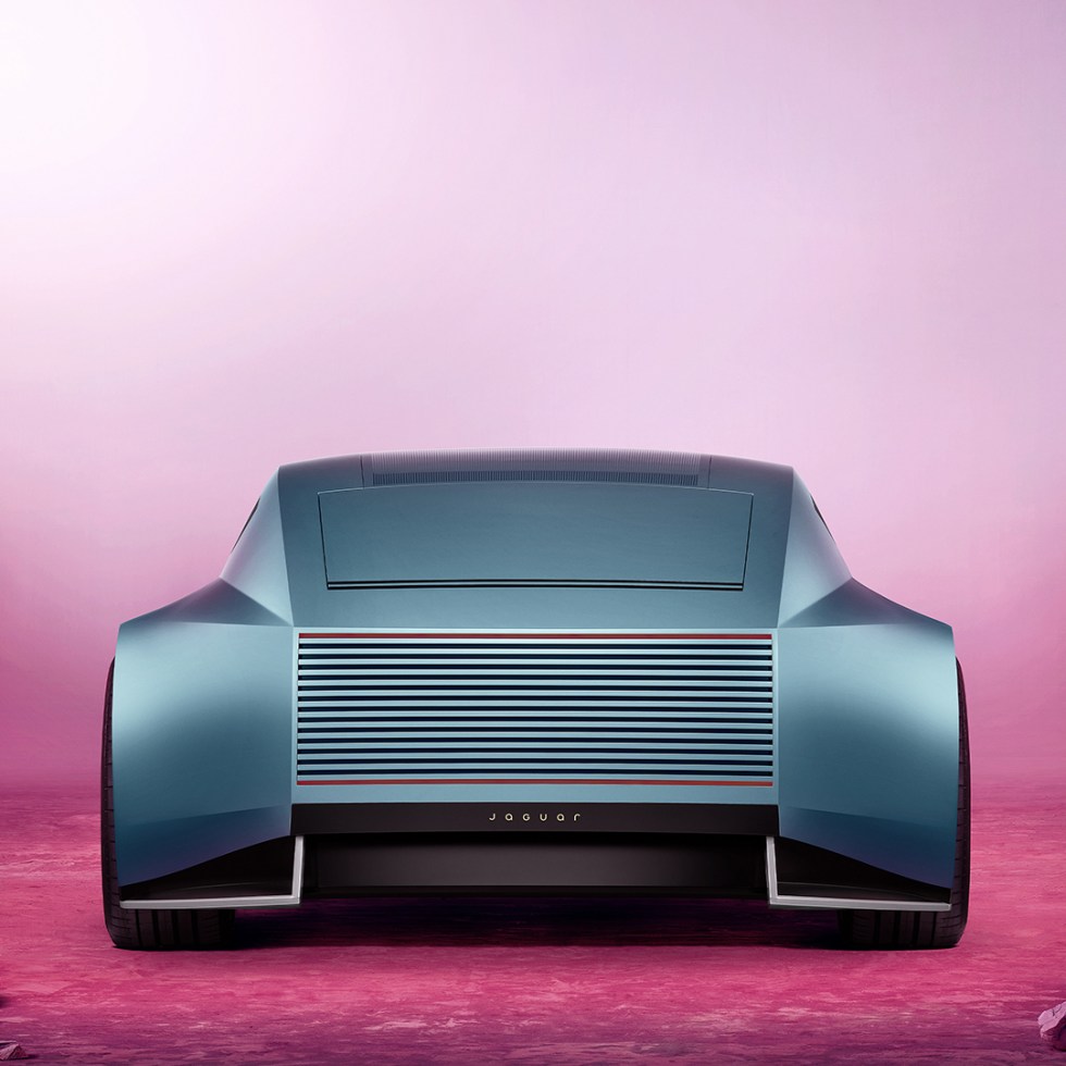 JAGUAR_TYPE00_REAR_021224