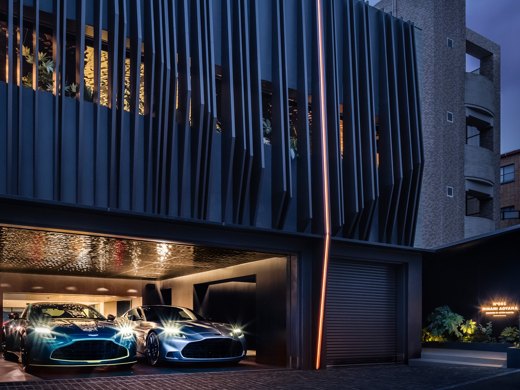 Aston-Martin_N001-Minami-Aoyama-Tokyo-Japan_Vibrao