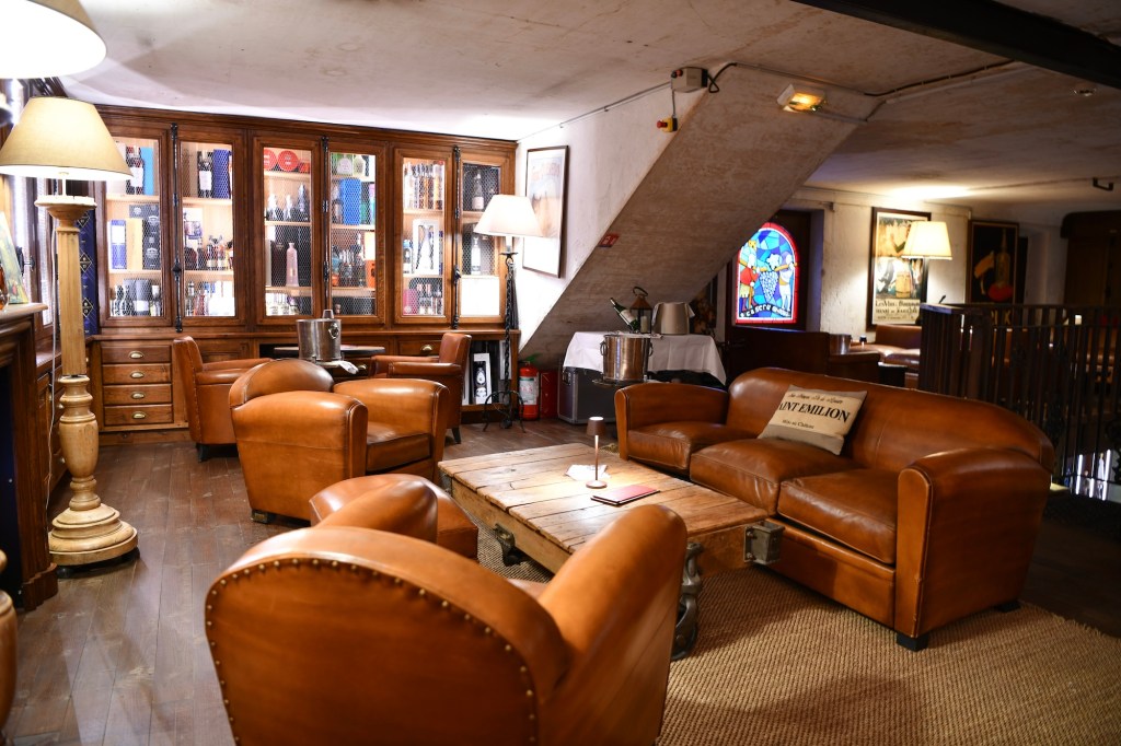 salon gcm leather furniture interior design