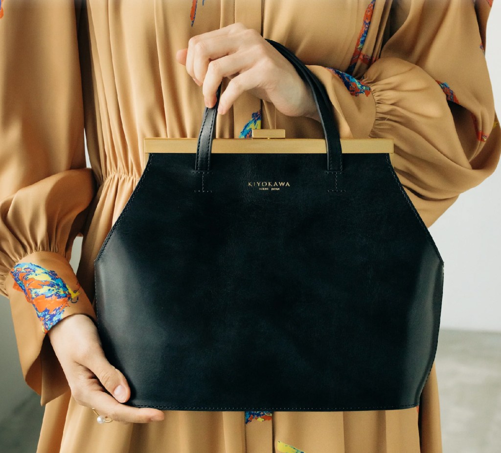 Kiyokawa leather bag featured at Tranoi Paris