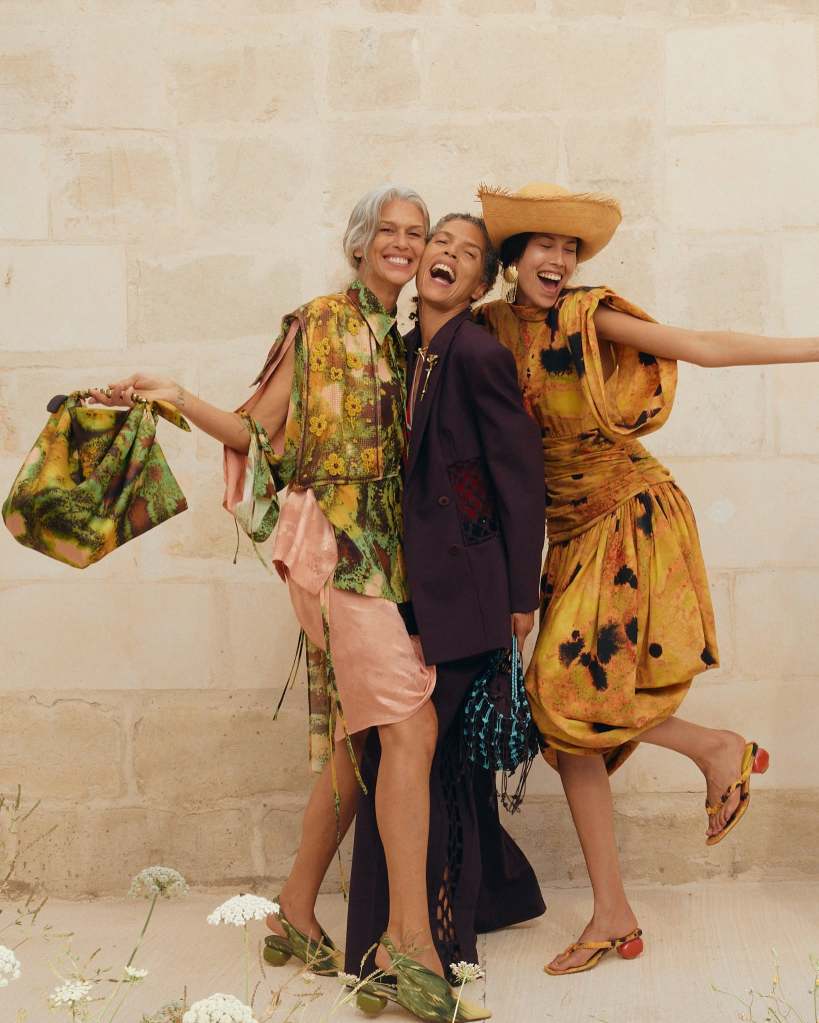 Alemais mature female models having fun
