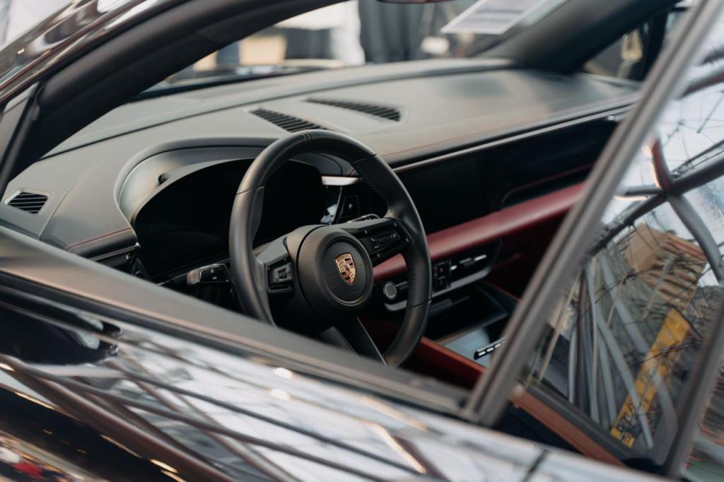 Monaco Supercars poresche interior design