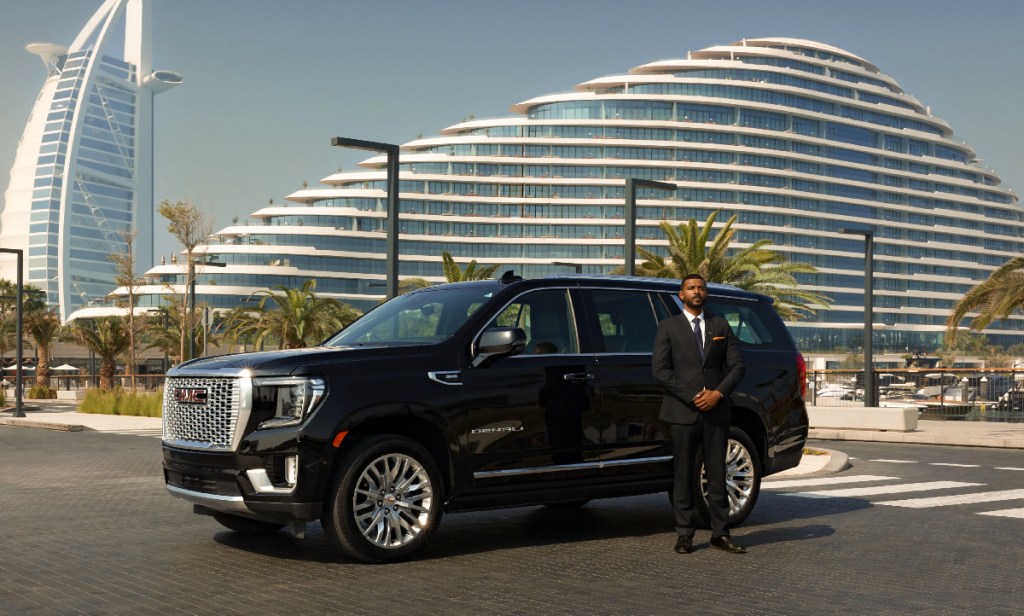 business suv transfer in dubai by wheely chauffeur