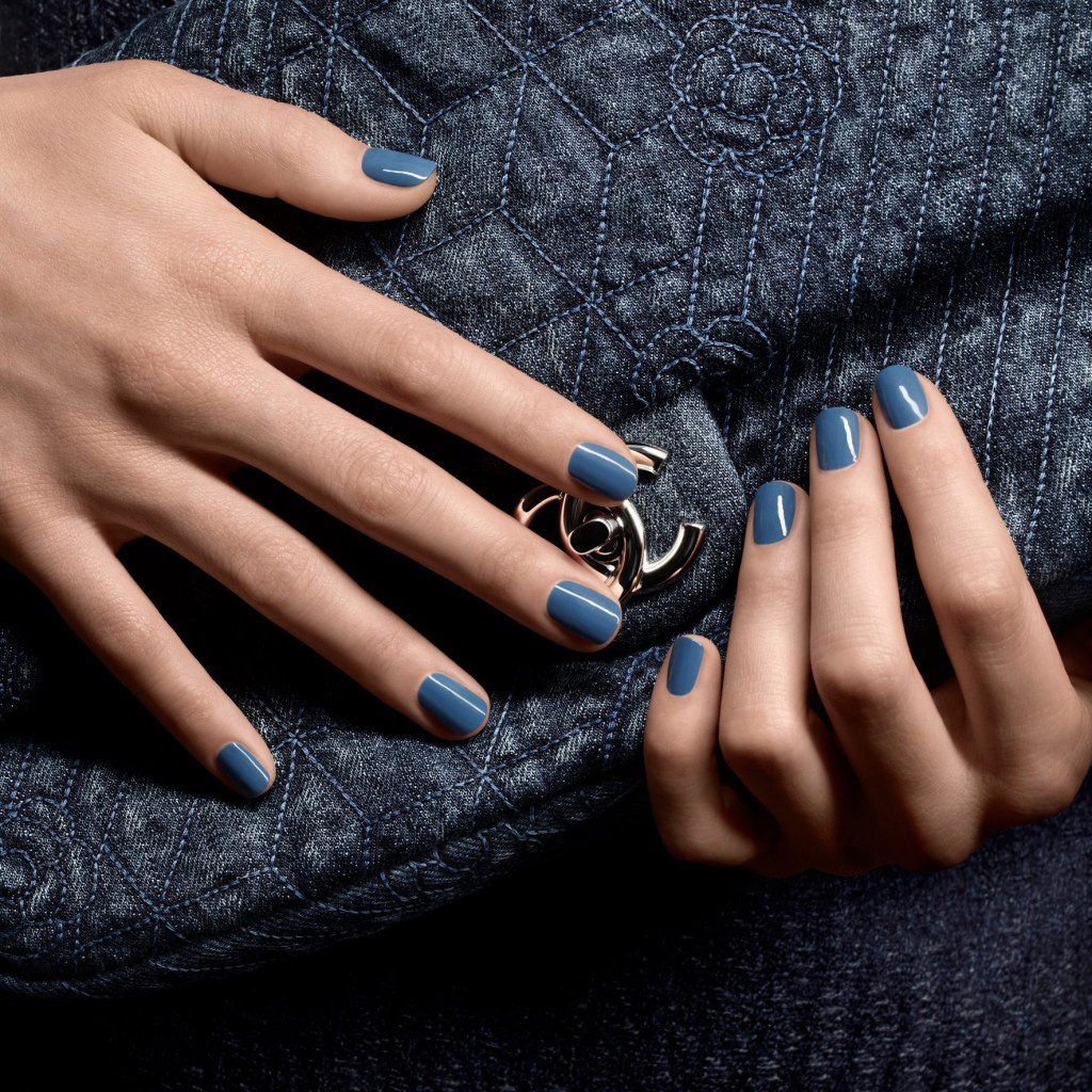 chanel les jean vernis bleue