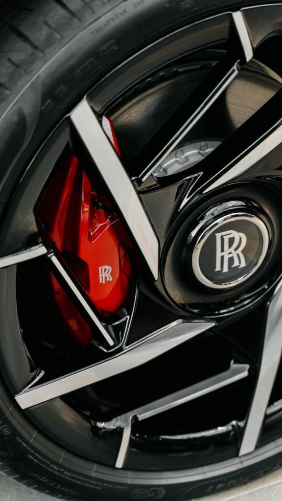 Rolls Royce logo on the wheel