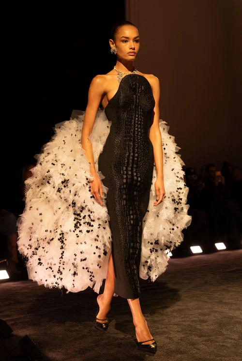 Schiaparelli haute couture 2026 black elegant dress with white tulle ball with black dots