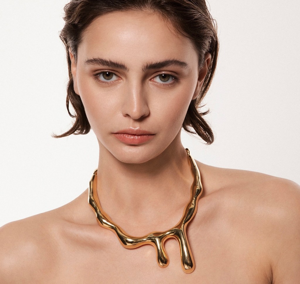 Vivyinrosa gold necklace at Tranoi Show in Paris