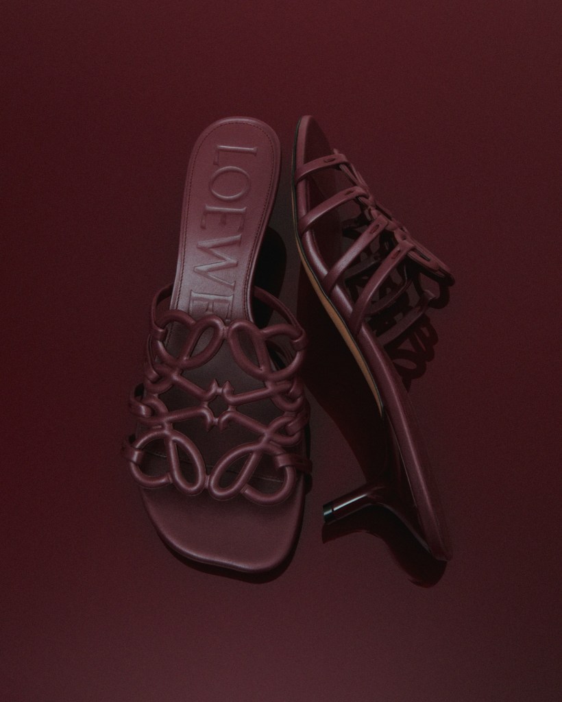 Loewe burgundy kitten heel summer slipper shoes